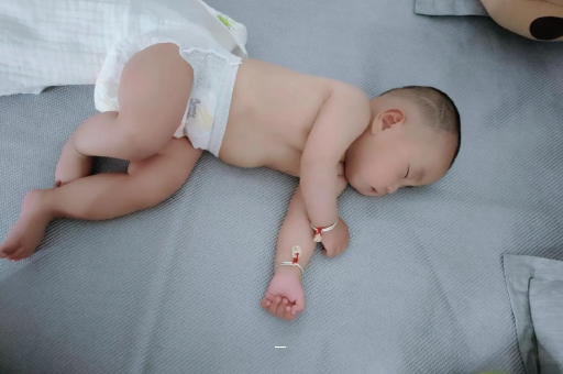 随州宝宝先长上牙还是下牙